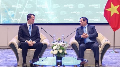 Thủ tướng đề nghị WEF đưa Diễn đàn Kinh tế mùa Thu thành sự kiện thường niên