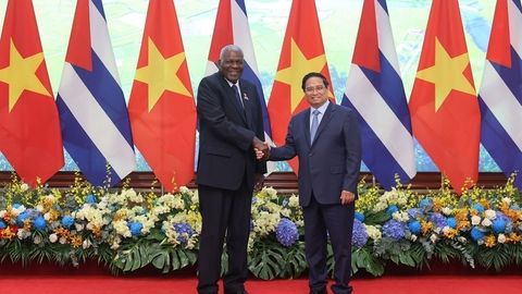 Thủ tướng: Chính phủ Việt Nam sẽ tiếp tục triển khai các biện pháp hỗ trợ Cuba thiết thực, cụ thể