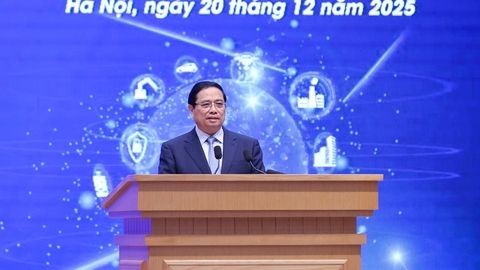 Thủ tướng: Sớm hình thành các "tổ hợp công nghiệp kỹ thuật số" quy mô lớn