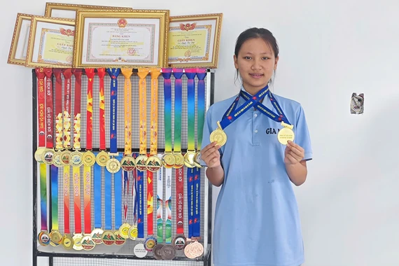 Nguyễn Tuệ Anh: "Kình ngư nhí" trên đường đua xanh