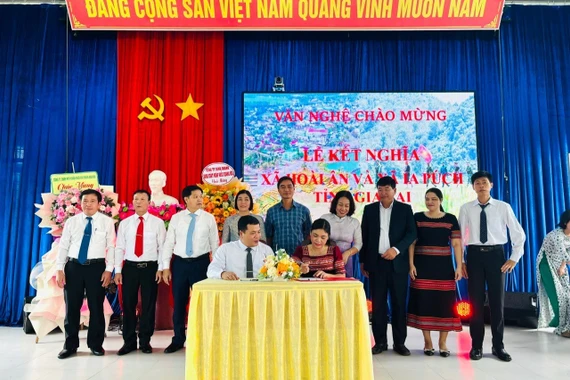 Xã Ia Púch kết nghĩa với xã Hoài Ân