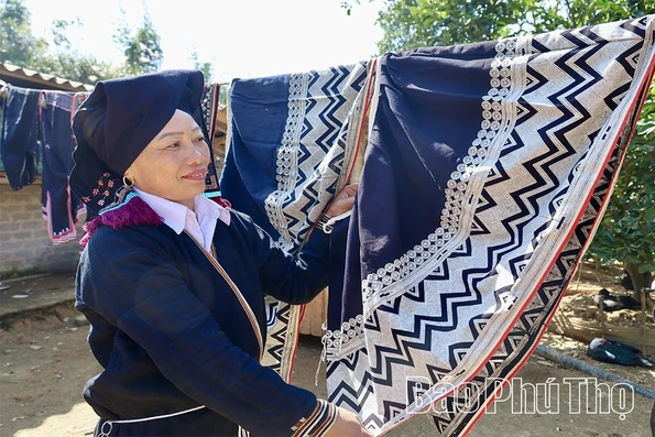 Tết sớm ở bản Dao