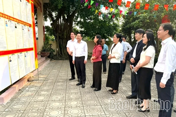 Kiểm tra công tác chuẩn bị bầu cử tại các xã Yên Lạc, Nguyệt Đức