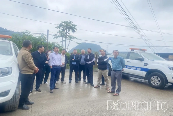 Kiểm tra nguy cơ sạt lở trên Quốc lộ 6