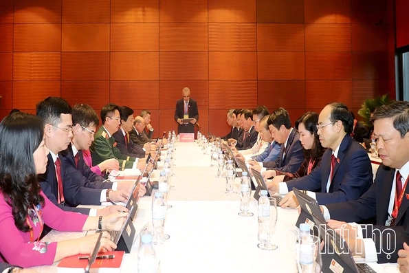 Đoàn đại biểu tỉnh Phú Thọ đóng góp nhiều ý kiến vào các dự thảo văn kiện trình Đại hội XIV của Đảng