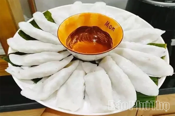Bánh tai - Món quà quê mộc mạc của người dân Đất Tổ