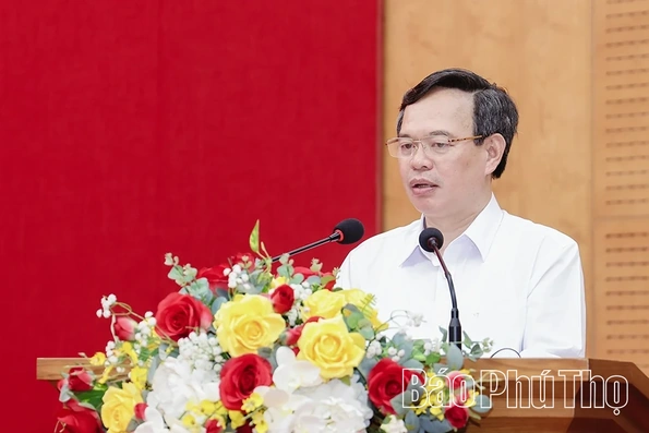Phú Thọ trao quyết định tuyển dụng 1.334 giáo viên và nhân viên trường học