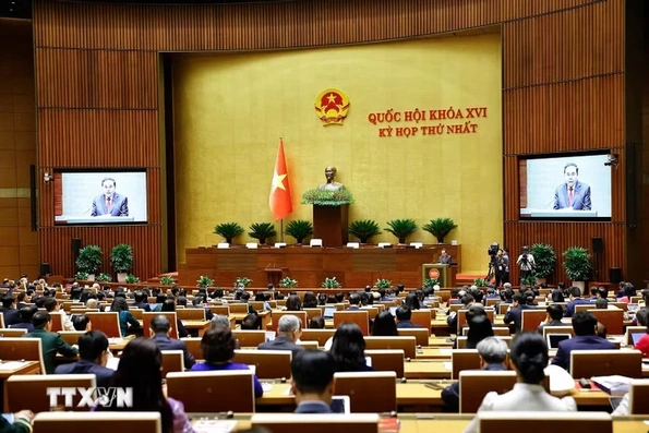 Hôm nay, Quốc hội khóa XVI bàn về chống lãng phí, thuế xăng dầu và nhiên liệu bay