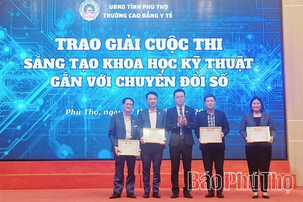 Trường Cao đẳng Y tế Phú Thọ gặp mặt kỷ niệm 71 năm Ngày Thầy thuốc Việt Nam