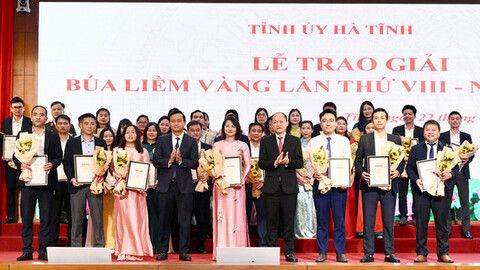 Trao thưởng 27 tác phẩm xuất sắc Giải Búa liềm vàng Hà Tĩnh năm 2025