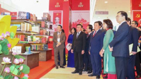 Nhiều hình ảnh, hiện vật quý tại các triển lãm chào mừng Đại hội XIV của Đảng