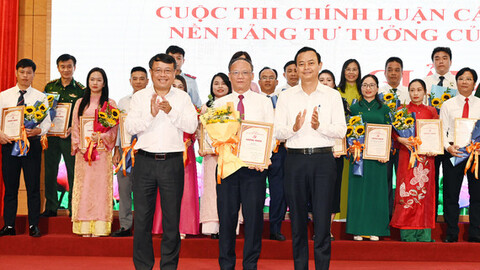 Hà Tĩnh trao giải cuộc thi chính luận về bảo vệ nền tảng tư tưởng của Đảng