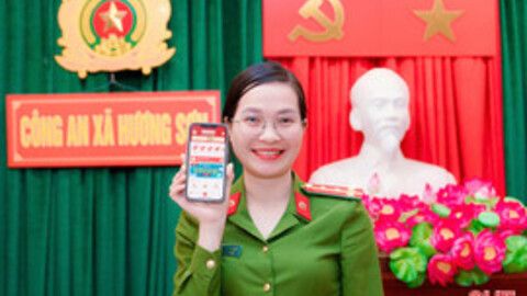 Người dân Hà Tĩnh hào hứng góp ý dự thảo các văn kiện đại hội Đảng trên VNeID