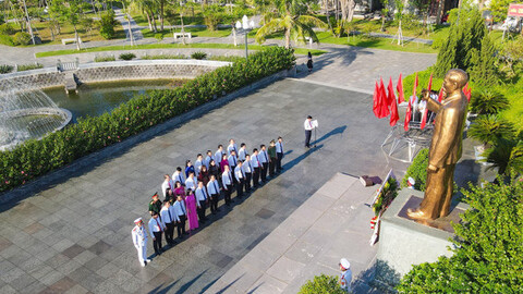 Học Bác gắn với thực hành, lấy hiệu quả làm thước đo