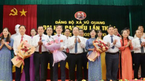 Bí thư Tỉnh ủy Nguyễn Duy Lâm dự Đại hội Đảng bộ xã Vũ Quang