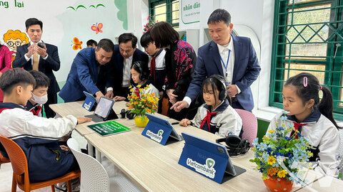 Vietcombank trao tặng 'Thư viện xanh' cho Trường THCS Bình Thành