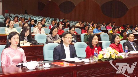 10 tập thể, 6 cá nhân được Trung ương Hội Liên hiệp Phụ nữ Việt Nam khen thưởng