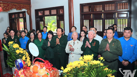 Kỷ niệm 75 năm Ngày Bác Hồ đến thăm và tặng thơ Thanh niên xung phong