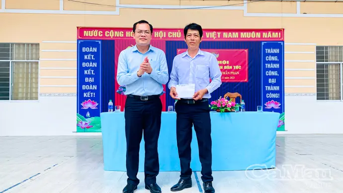 Phó Chủ tịch UBND tỉnh dự Ngày hội Đại đoàn kết tại ấp Trung Cang