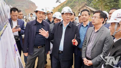 Bộ trưởng Bộ Xây dựng kiểm tra các dự án giao thông trọng điểm tại Thái Nguyên