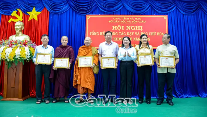 Dạy chữ Hoa, Khmer hè góp phần bảo tồn ngôn ngữ dân tộc