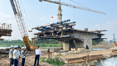 Đẩy nhanh tiến độ thi công cầu Quang Vinh 1
