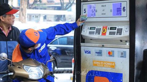 Xăng, dầu giảm giá nhẹ trong phiên điều chỉnh cuối cùng năm 2025