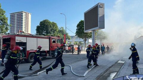 Thực tập phương án chữa cháy, sẵn sàng đảm bảo an toàn Đại hội Đảng bộ tỉnh
