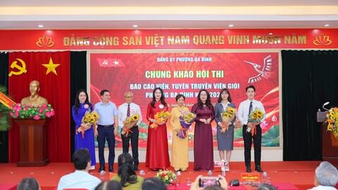 Phường Ba Đình trao giải cho báo cáo viên, tuyên truyền viên giỏi năm 2026