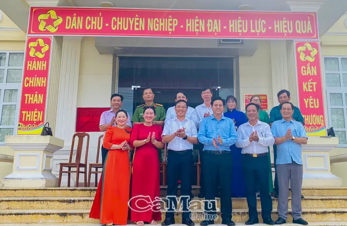 Nguyễn Phích khánh thành công trình chào mừng Đại hội Đảng