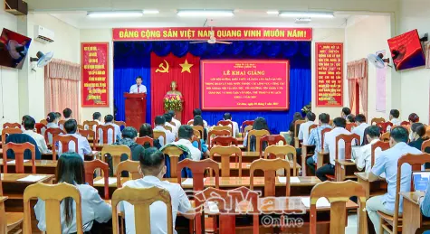 Bồi dưỡng kiến thức quản lý Nhà nước các lĩnh vực cho cán bộ, viên chức xã, phường