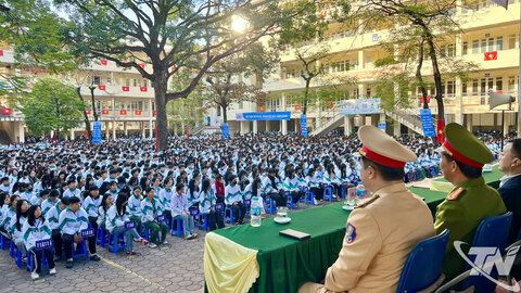 Hưởng ứng 'Ngày thế giới tưởng niệm các nạn nhân tử vong do tai nạn giao thông'