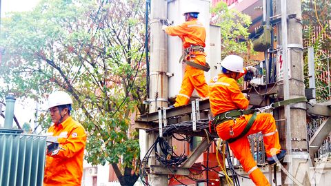 Nỗ lực cấp điện ổn định mùa nắng nóng