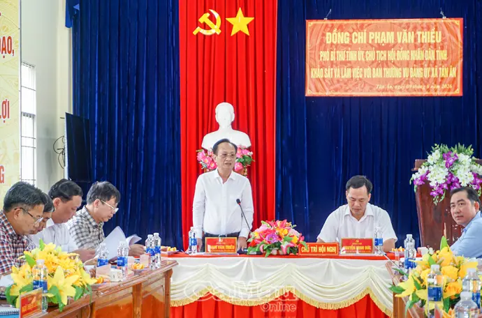 Xây dựng chính quyền cơ sở sát dân, vì dân