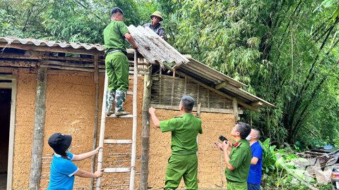 Sức trẻ chung tay xóa nhà tạm, dột nát
