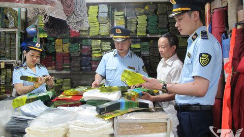 Siết chặt kiểm soát, quản lý thị trường