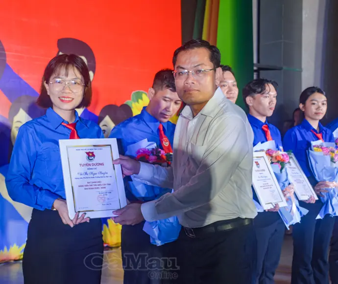 Tuổi trẻ Cà Mau - Niềm tin dâng Đảng