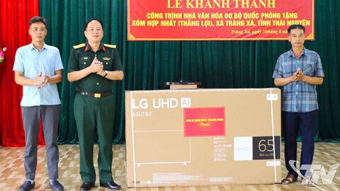 Bộ CHQS tỉnh: Bàn giao 2 nhà văn hóa tại xã Tràng Xá