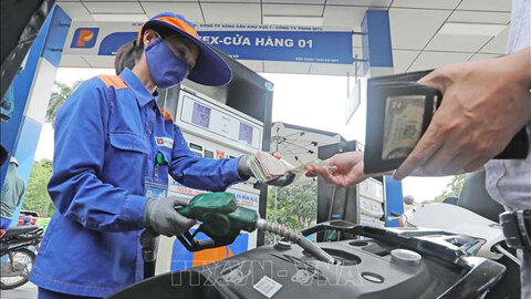 Giá xăng tiếp tục giảm từ chiều 13/8