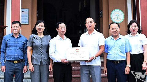 Thăm, chúc mừng chức sắc, chức việc nhân dịp Lễ Phục sinh 2026