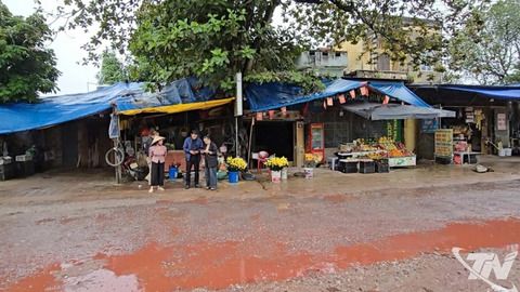 Khẩn trương khắc phục ô nhiễm môi trường tại đường ga Lưu Xá