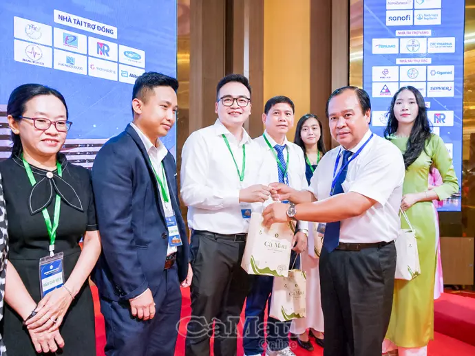 Ngành y tế Cà Mau phấn đấu vươn lên nhóm khá của cả nước