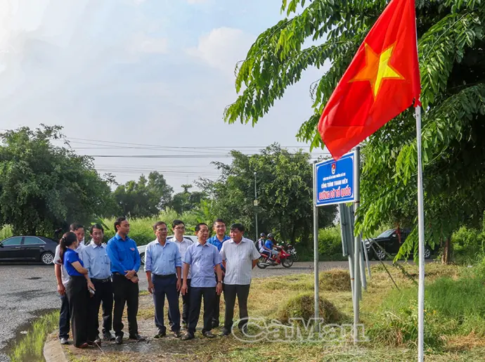Phó Bí thư Tỉnh uỷ Hồ Thanh Thuỷ khảo sát, khánh thành công trình dân sinh ở cơ sở