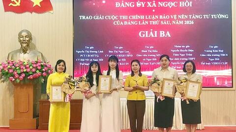 Đảng ủy xã Ngọc Hồi trao giải Cuộc thi chính luận bảo vệ nền tảng tư tưởng của Đảng