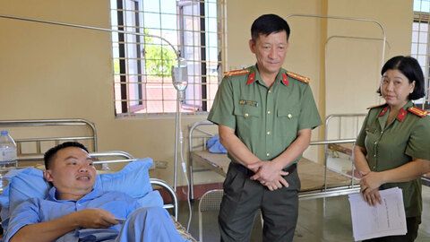 Thái Nguyên: 9 cán bộ, chiến sĩ Công an tỉnh bị thương khi hỗ trợ, giúp đỡ nhân dân