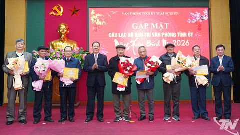 Văn phòng Tỉnh ủy Thái Nguyên gặp mặt, tri ân cán bộ hưu trí