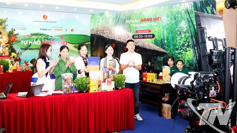 'Đòn bẩy' đưa nông sản vươn xa