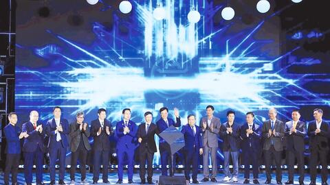 Chín “trụ cột” chiến lược đưa đất nước cất cánh