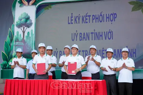 Cà Mau ra quân hành động vì môi trường xanh