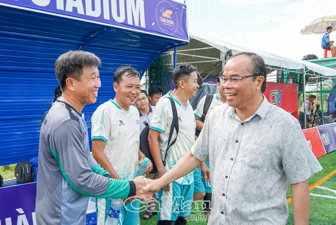 Đội bóng Báo và Phát thanh, Truyền hình Cà Mau ra quân thắng lợi